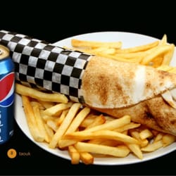 Poulet Gaya - Taouk chicken sandwich with fries & pepsi