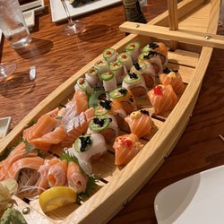 Sake Hana Asian Cuisine and Sushi Bar - Our sushi boat... tasty!
