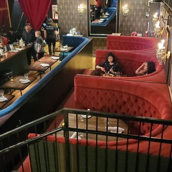 Old Skool Cafe - Seating - Soul Food Near Me - San Francisco, California