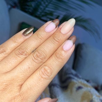 Classy Nails and Spa Wheaton - Subtly falling into holiday season with a matte finish and a touch of bling. - Nail Salons Near Me - Wheaton, Illinois Classy Nails and Spa Wheaton - Subtly falling into holiday season with a matte finish and a touch of bling. - Nail Salons Near Me - Wheaton, Illinois
