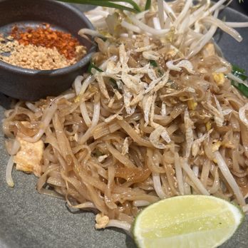 Le Lert - Thai Near Me - Toronto, Ontario Le Lert - Thai Near Me - Toronto, Ontario