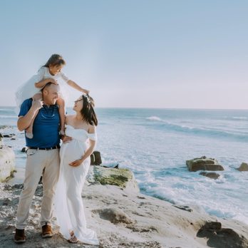 Windansea Beach - Maternity photo by Luyi Zhao Photos - Beaches Near Me Windansea Beach - Maternity photo by Luyi Zhao Photos - Beaches Near Me