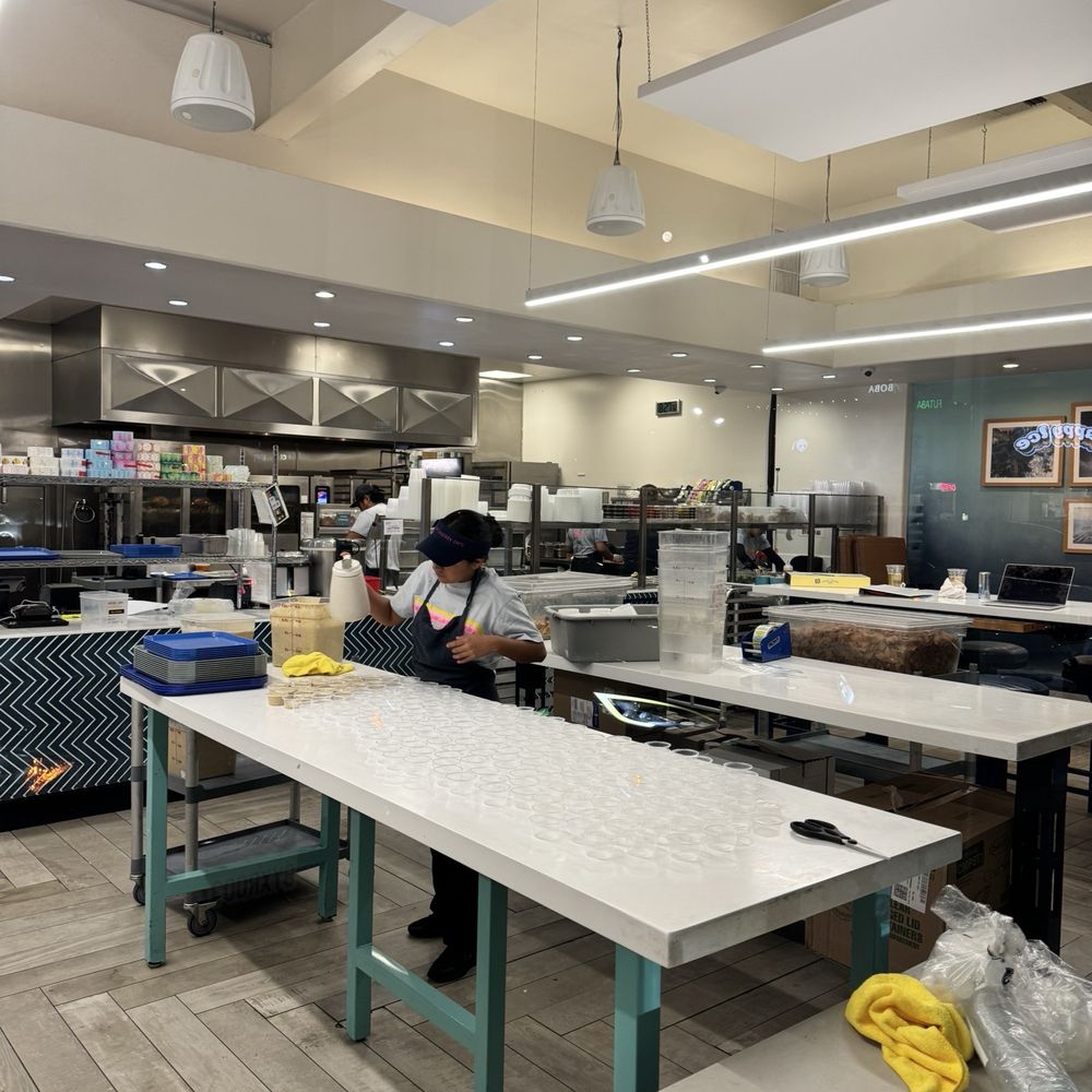Calif Chicken Cafe - Kitchen production area - American Near Me - Northridge, California