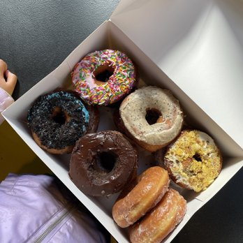 Lee's Donuts - Donuts Near Me - Vancouver, British Columbia