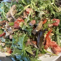 Tri-tip fajita salad