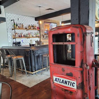 Pump Pizza Pub - bar and antique decor - Pizza Near Me - Syracuse, New York Pump Pizza Pub - bar and antique decor - Pizza Near Me - Syracuse, New York