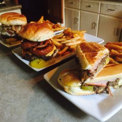 Cosmo's Bar & Grill