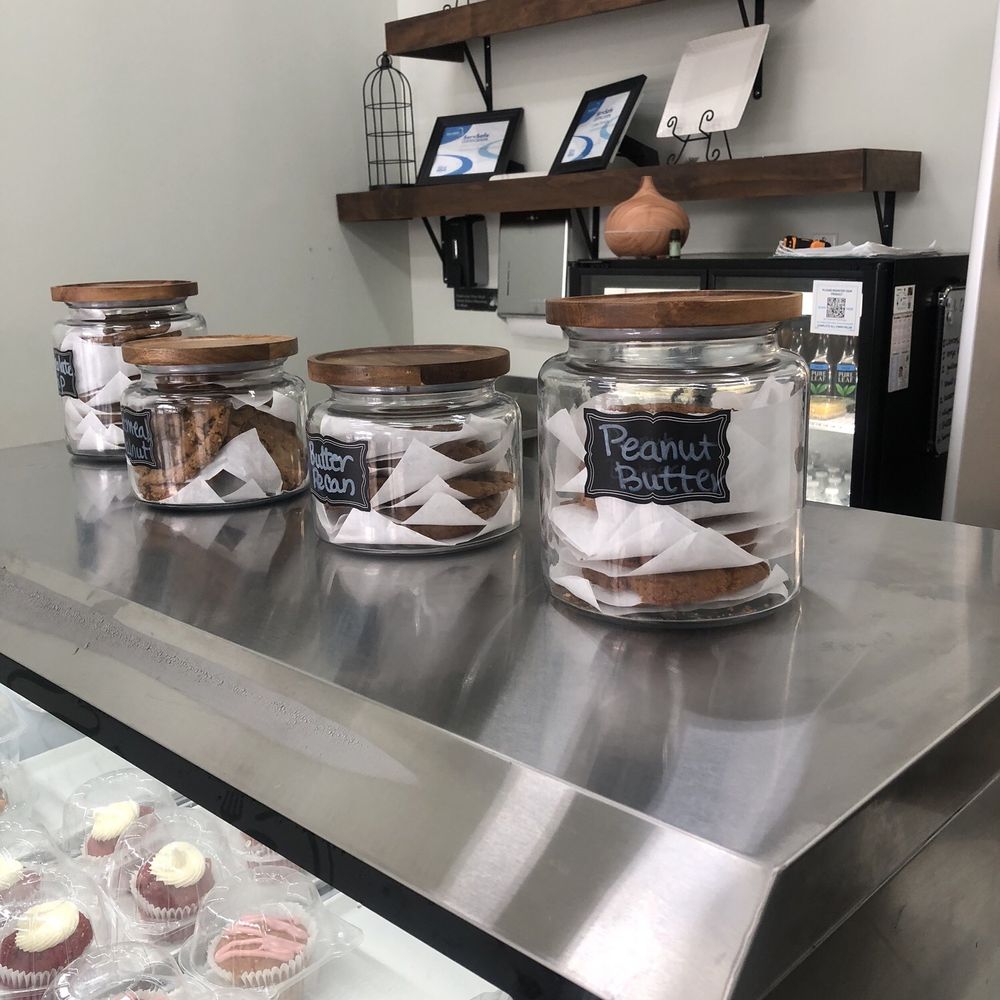See the peanut butter cookies? I emptied the jar and bought the remainder of the cookies after seeing a few customers show up for them .