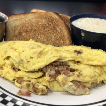 Grump's Cafe - Crofton - Corned beef hash and cheese omelette - Breakfast & Brunch Near Me - Gambrills, Maryland