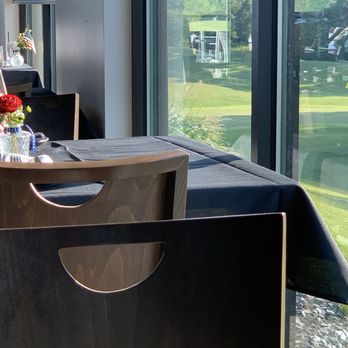 Core 450 - Indoor seating with views of golf course - Tapas/Small Plates Near Me - Travelers Rest, South Carolina Core 450 - Indoor seating with views of golf course - Tapas/Small Plates Near Me - Travelers Rest, South Carolina