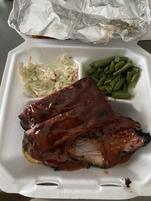 Charlie's Bar B Que & Catering by null