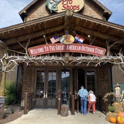 Bass Pro Shops