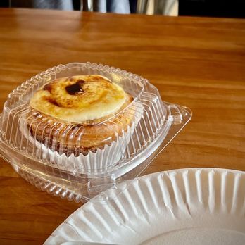 Sunmerry Bakery - Crème brûlée cream puff - Coffee & Tea Near Me - Edison, New Jersey