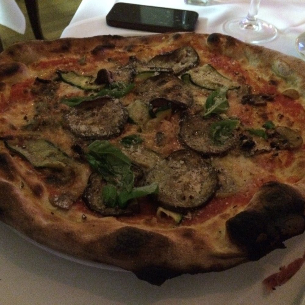 Mimmo La Bufala - Aubergine pizza. I must say, we ordered it with olives instead of aubergine. Got the aubergine anyway. Shame. - Italian Near Me - London, XGL
