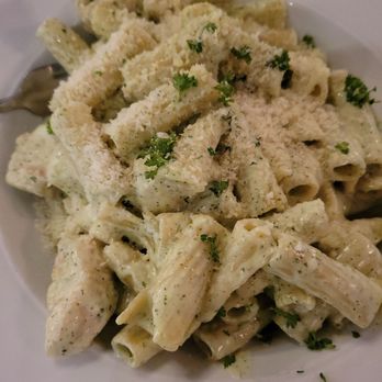Raffaello Ristorante - Rigatoni with chicken - Italian Near Me - San Pedro, California Raffaello Ristorante - Rigatoni with chicken - Italian Near Me - San Pedro, California