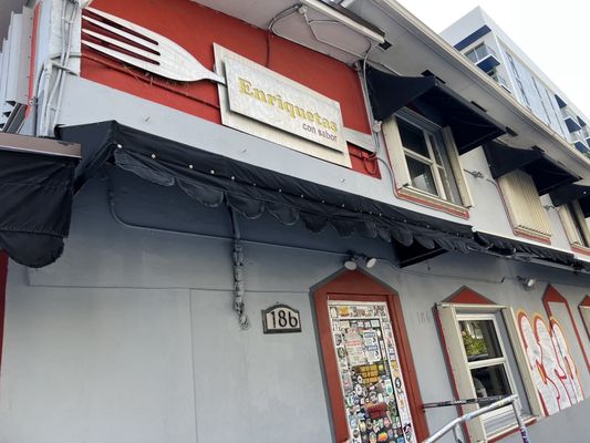 Enriqueta's Sandwich Shop by null