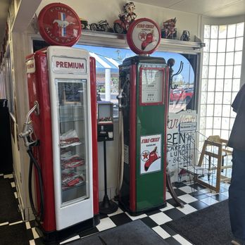 Starliner Diner - American Near Me - Glendale, Arizona
