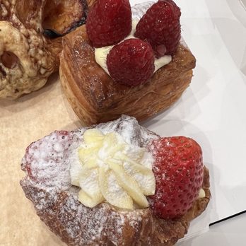Paris Baguette - Strawberry Croissant - Bakeries Near Me - Tukwila, Washington