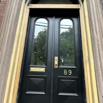 Elite Company - Cambrigde Historic district doors full restoration 2022 - Windows Installation Near Me - Waltham, Massachusetts