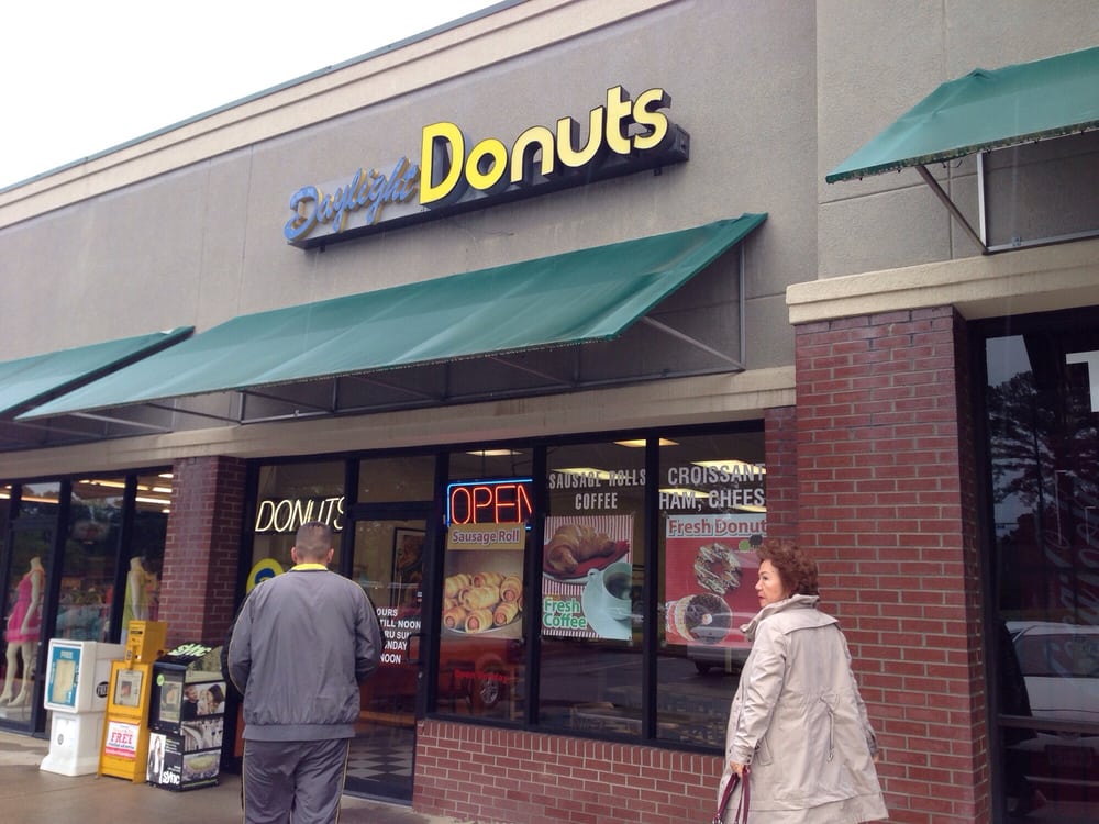 DAYLIGHT DONUTS Updated October 2024 1800 N Reynolds Rd, Bryant