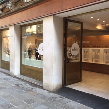 White - Ice Cream & Frozen Yogurt Near Me - Venezia, VE White - Ice Cream & Frozen Yogurt Near Me - Venezia, VE