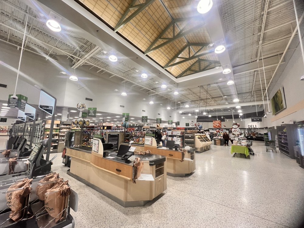 PUBLIX Updated October 2024 75 Photos & 28 Reviews 250 E Gate Dr