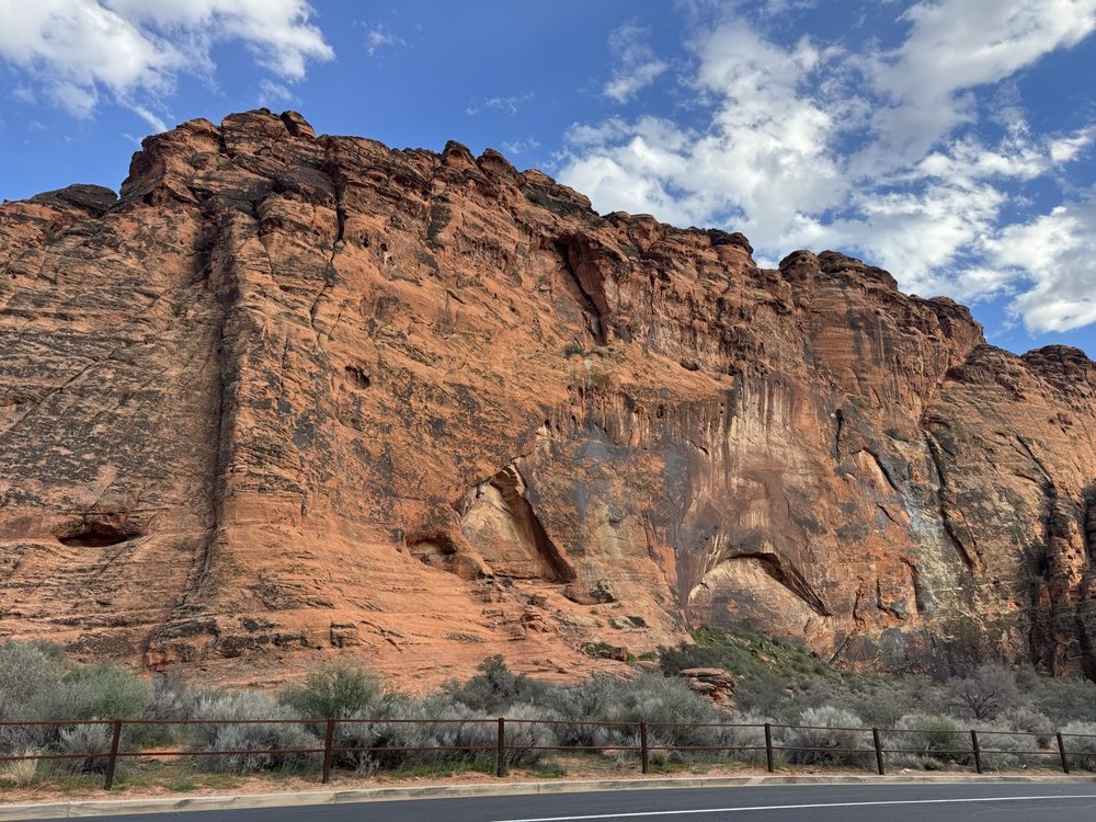 Snow Canyon Trail Rides Logo
