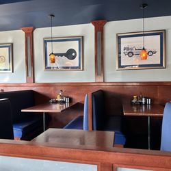 Shine Cafe - Clean comfortable seating