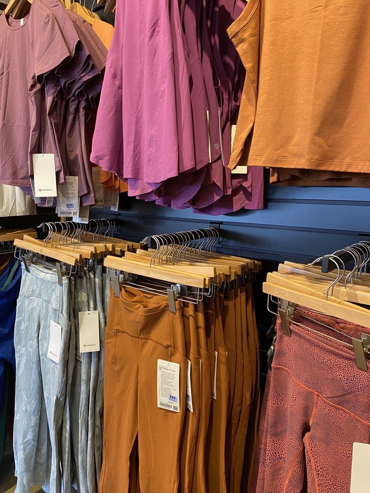 LULULEMON ATHLETICA Updated November 2024 12 Photos & 23 Reviews