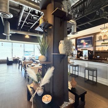 Baba Ali Grill - Decor - Mediterranean Near Me - Murrieta, California