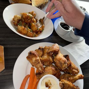 Robbinsville Bar and Grill - Wings, cauliflower and brisket grilled cheese - Salad Near Me - Windsor, New Jersey Robbinsville Bar and Grill - Wings, cauliflower and brisket grilled cheese - Salad Near Me - Windsor, New Jersey