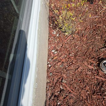 Renuity Home Improvement of South Florida - Debris in flower beds - General Contractors Near Me - Fort Lauderdale, Florida