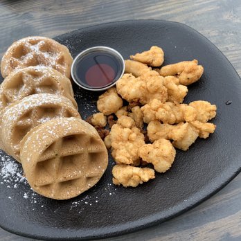 Taste Bar + Kitchen - Vegan Chicken fried cauliflower w / waffles - Cocktail Bars Near Me - Houston, Texas Taste Bar + Kitchen - Vegan Chicken fried cauliflower w / waffles - Cocktail Bars Near Me - Houston, Texas