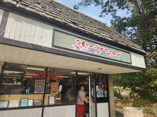 Rocky's Millwood Deli by null