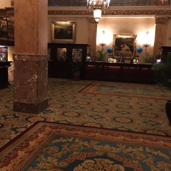 Blu - Lobby. - Lounges Near Me - Milwaukee, Wisconsin