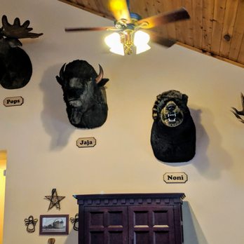 Berry Springs Lodge - The residents are happy to greet you in the living room - Bed & Breakfast Near Me - Sevierville, Tennessee Berry Springs Lodge - The residents are happy to greet you in the living room - Bed & Breakfast Near Me - Sevierville, Tennessee