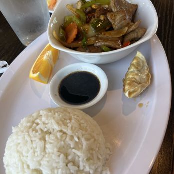R Thai Cuisine - Beef Cashew Nut Lunch Special - Thai Near Me - Redlands, California R Thai Cuisine - Beef Cashew Nut Lunch Special - Thai Near Me - Redlands, California