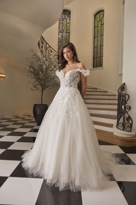 Bridal Gown Alterations & Custom fit - At Alma’s Bridal & Alterations, we help every bride find the wedding dress she’s always dreamed of. Our boutique offers a carefully selected collection of bridal gowns in a variety of styles, sizes, and price ranges to fit every bride’s vision and budget.

We believe choosing a wedding dress should be a memorable and enjoyable experience. Our team provides personalized, one-on-one appointments to help each bride find the gown that makes her feel beautiful and confident. We also offer accessories, veils, tuxedo rentals, and professional in-house alterations to ensure every detail is perfect for your special day.

For over 30 years, we’ve proudly served brides throughout Lincoln, Roseville, Rocklin, Sacramento, and the surrounding communities with exceptional customer service and expert guidance.