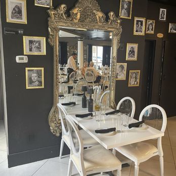 Brunello - Decor - Italian Near Me - Las Vegas, Nevada