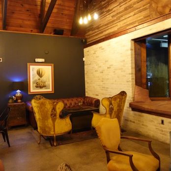 Cob & Pen - Inside - Beer Bar Near Me - Lakeland, Florida
