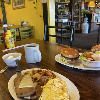 Farmhouse Restaurant - Meatloaf egg breakfast and burger - American Near Me - Benson, Arizona Farmhouse Restaurant - Meatloaf egg breakfast and burger - American Near Me - Benson, Arizona
