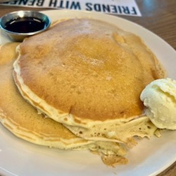 Moss Bay Hall - Pancakes (plain, blueberry, chocolate chip) - Comfort Food Near Me - Kirkland, Washington Moss Bay Hall - Pancakes (plain, blueberry, chocolate chip) - Comfort Food Near Me - Kirkland, Washington