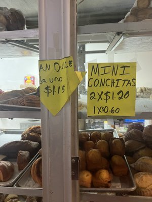 Las Alondras Bakery by null