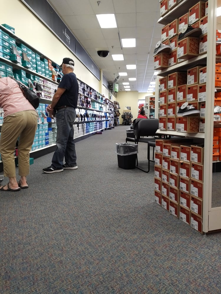 SHOE CARNIVAL 5075 Rd, Fayetteville, North Carolina Shoe