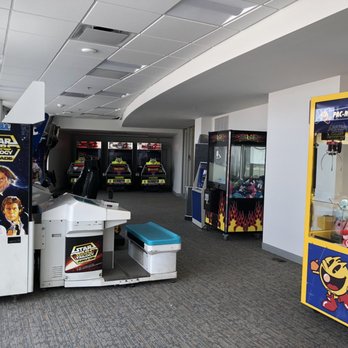 Hyvee Arena - Arcade - Stadiums & Arenas Near Me - Kansas City, Missouri