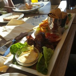 Egon - Nr  206- Partyplatter og i bakgrunn Nr 543- Fiskesuppe