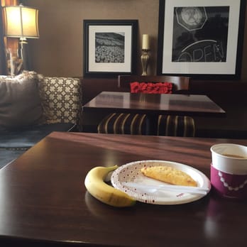 Hampton Inn Ottawa - Breakfast in hotel lobby is simple: western omelette, waffles, yogurt, sweets, fruit plates and good coffee! Tea is available too. - Hotels Near Me - Ottawa, Illinois Hampton Inn Ottawa - Breakfast in hotel lobby is simple: western omelette, waffles, yogurt, sweets, fruit plates and good coffee! Tea is available too. - Hotels Near Me - Ottawa, Illinois