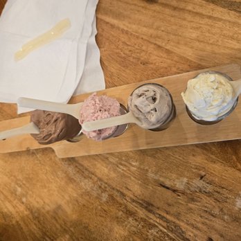 GelatoLove - Flight of Carlsbad strawberry, Cookies and cream, Bacio, Tahitian vanilla bean - Desserts Near Me - Carlsbad, California