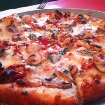 El Appetiz - Mushroom & artichoke pizza. Pretty good - Italian Near Me - Baldwin Park, California El Appetiz - Mushroom & artichoke pizza. Pretty good - Italian Near Me - Baldwin Park, California