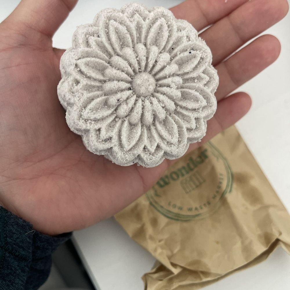 Wonderfill Market - Lavender bath bomb - Cosmetics & Beauty Supply Near Me - Pittsburgh, Pennsylvania